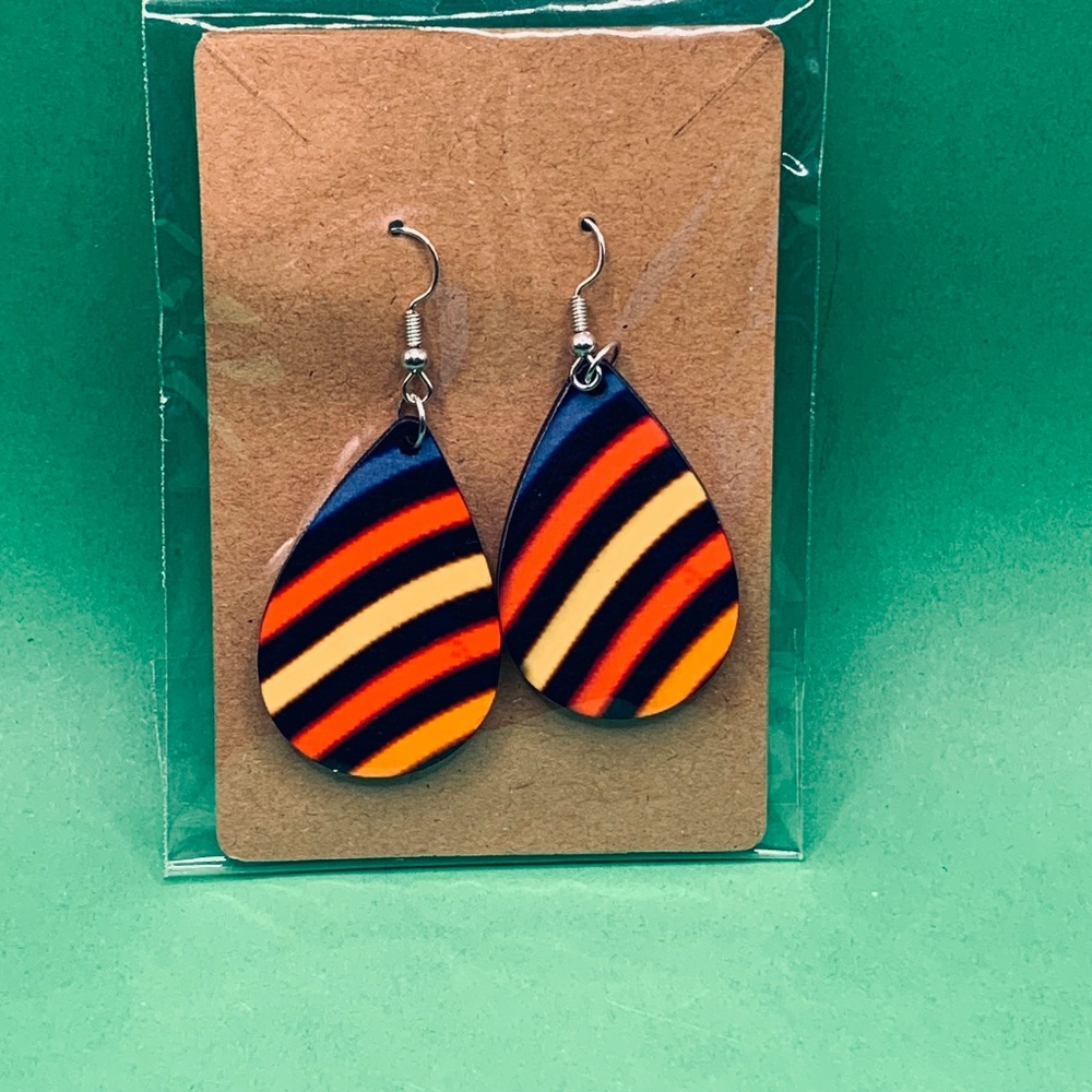 Earrings - Picture 11 of 16